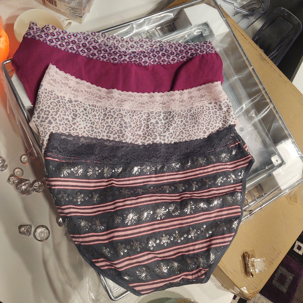 Victoria's Secret panties New! XL Hard to find Fall 26